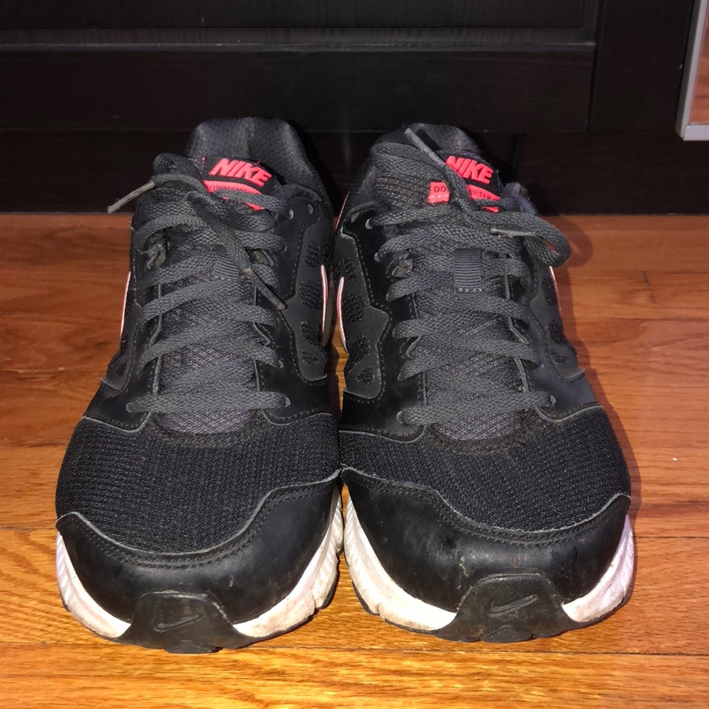 NIKE Down Shifter 6 Sneakers